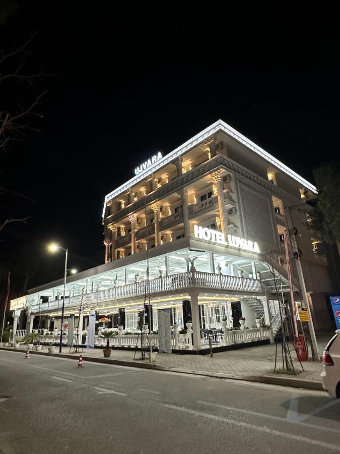 Ujvara Hotel Golem  Eksteriør bilde