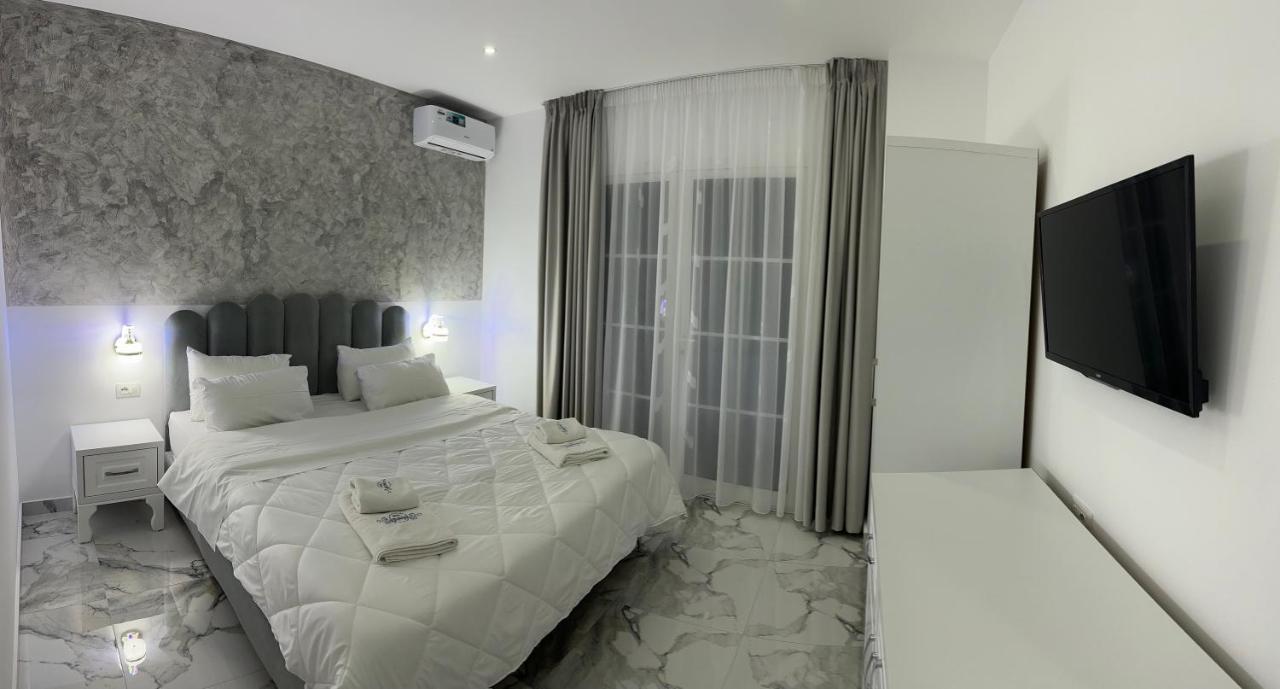 Ujvara Hotel Golem  Eksteriør bilde